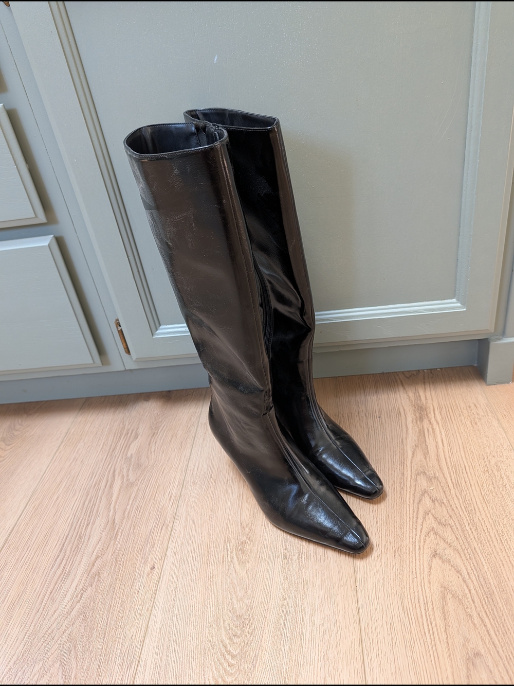 Abercrombie & Fitch Black Vegan Leather Knee-High Pointed-Toe Boots